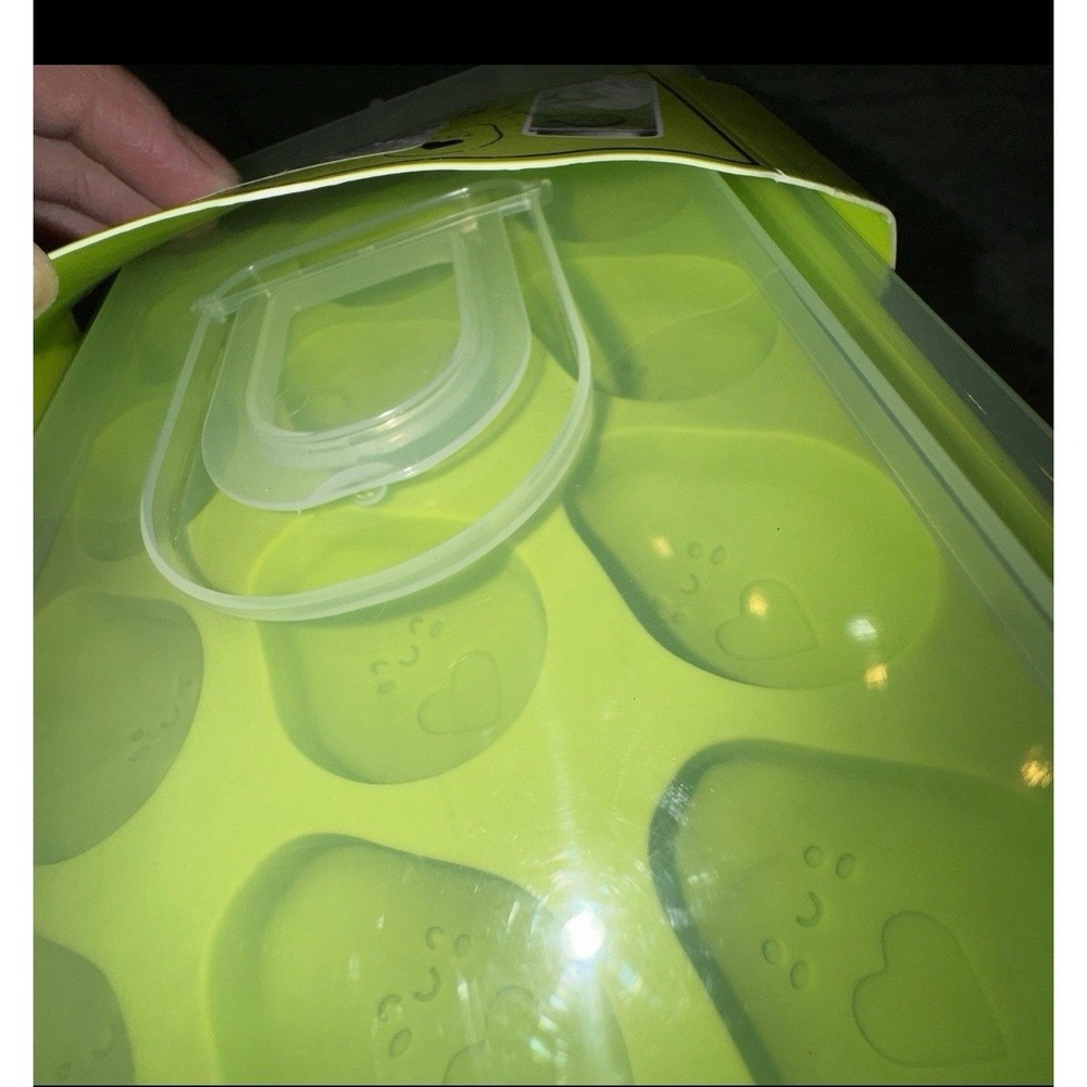 NEW Cook With Color CWC Silicone Ice Cube Mold Green Reusable Avocado Cute - Picture 4 of 4